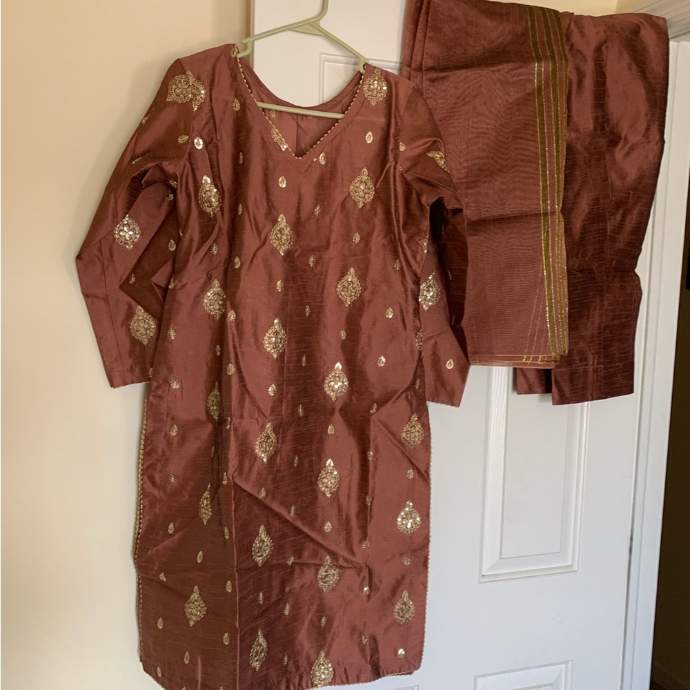 Pakistani women’s  mauve  brown / gold kaam wedding or party wear  - 3 pieces